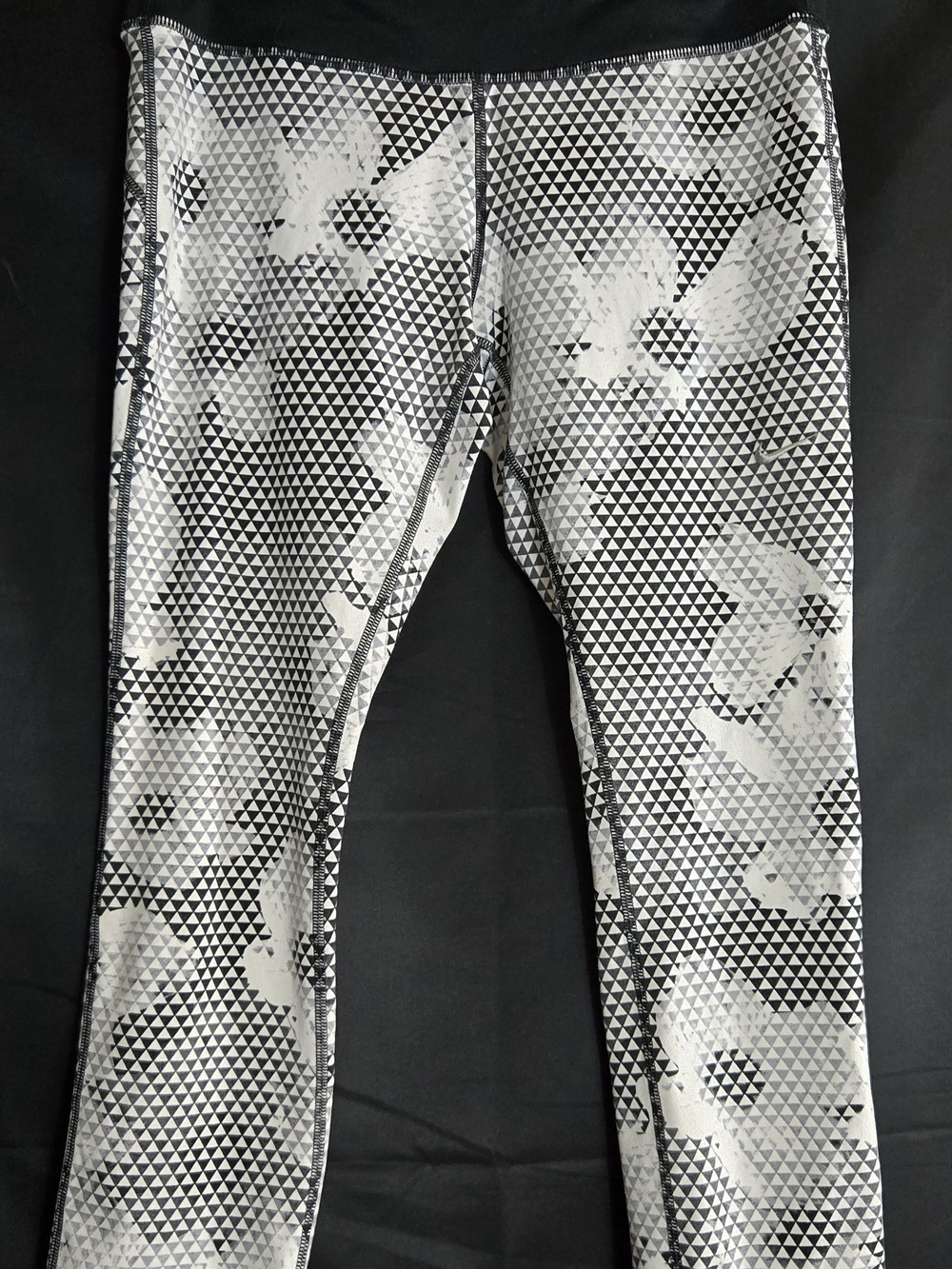 Nike Dri Fit Womans Black & White Geometric Performance Leggings#668